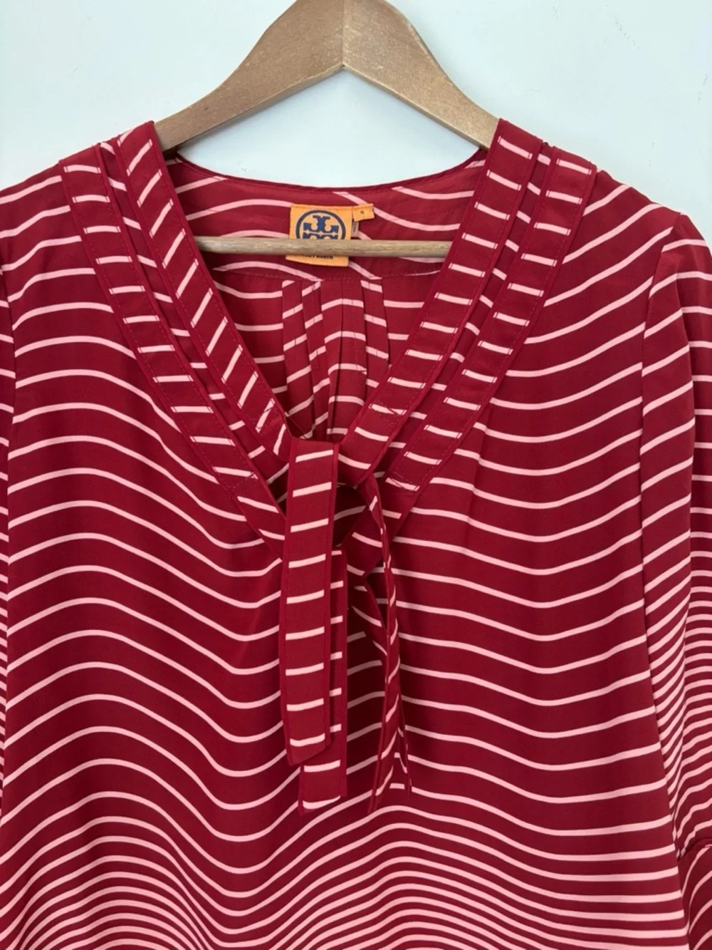 Tory Burch Red Striped Silk Tie Neck Blouse Sz 4 Luxury Workwear